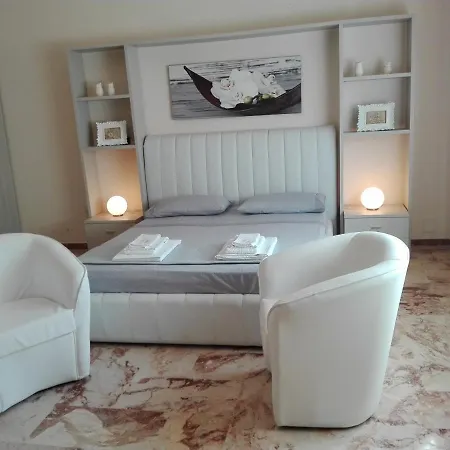 Lazzari Tra I Due Mari