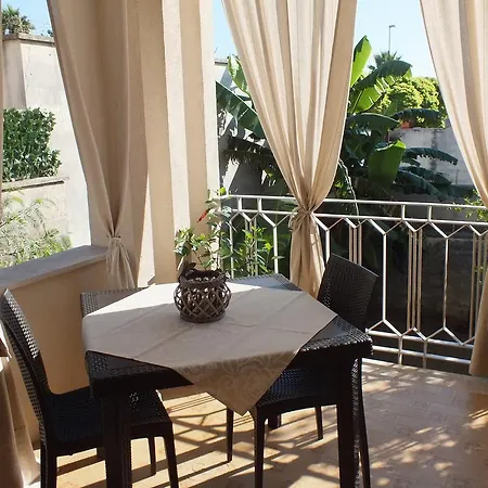 Lazzari Tra I Due Mari Bed and Breakfast Μάλιε