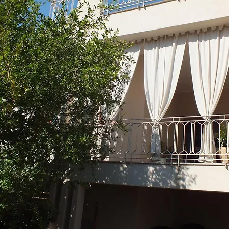 Villa Lazzari B&B Tra I Due Mari Frühstückspension