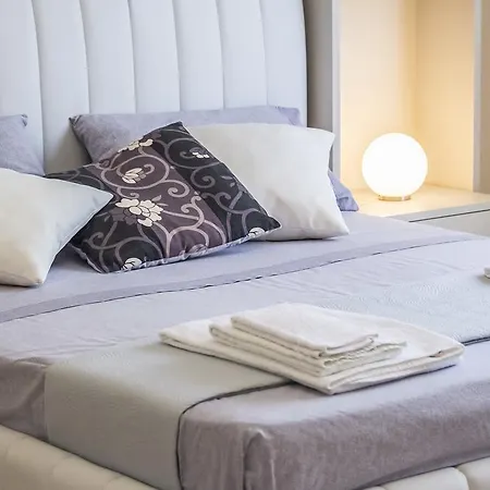Bed and Breakfast Lazzari Tra I Due Mari 4*