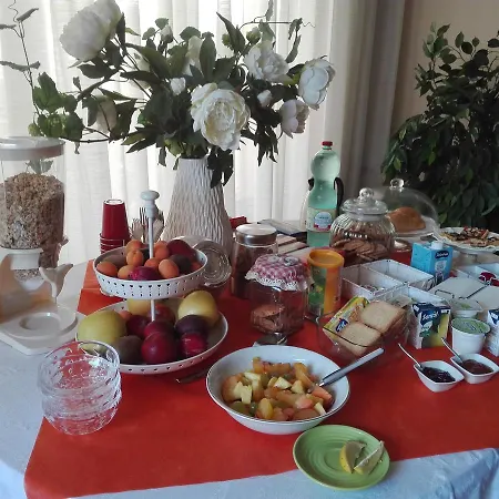 Villa Lazzari B&B Tra I Due Mari Frühstückspension