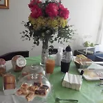 Bed & Breakfast Villa Lazzari B&B Tra I Due Mari 4*