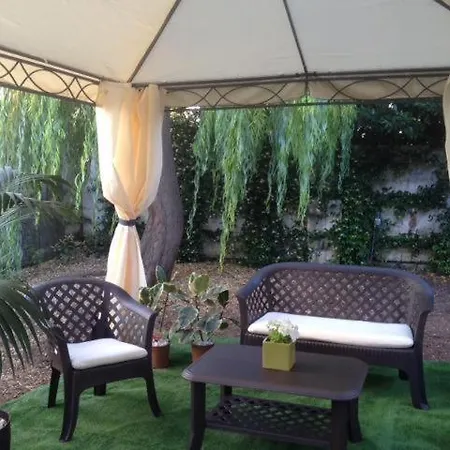 Bed & Breakfast Villa Lazzari B&B Tra I Due Mari 4*