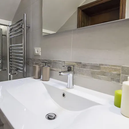Lazzari Tra I Due Mari Bed and Breakfast Μάλιε