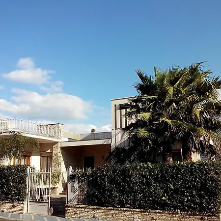 Lazzari Tra I Due Mari לינה וארוחת בוקר