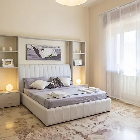 Lazzari Tra I Due Mari Bed & Breakfast