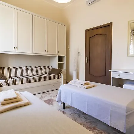 Villa Lazzari B&B Tra I Due Mari *