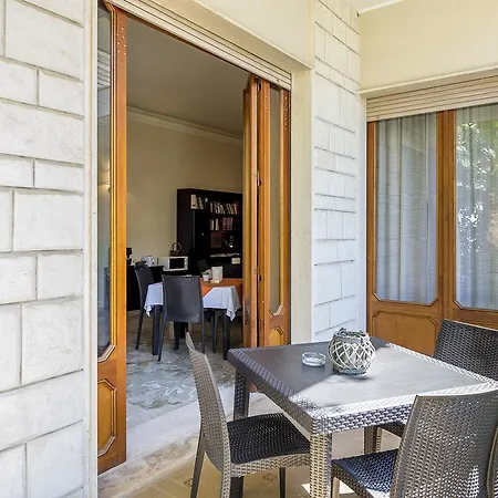 Villa Lazzari B&B Tra I Due Mari Bed & Breakfast